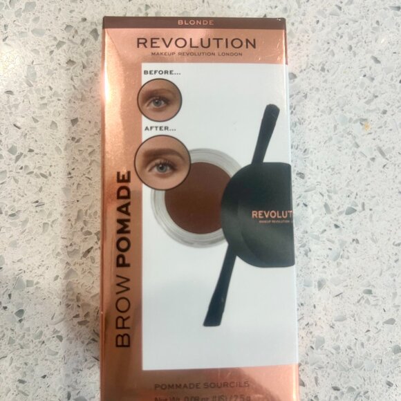 MAKEUP REVOLUTION Brow Pomade - Picture 2 of 4